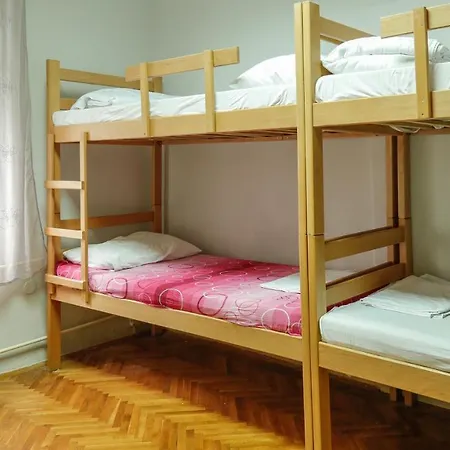 Хостел Yolo Белград