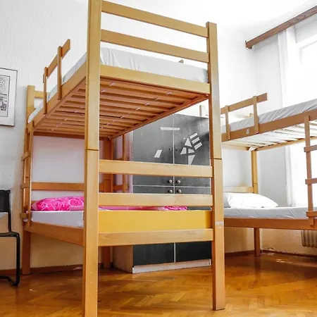 Yolo * Белград