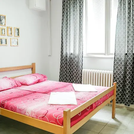 Hostel Yolo *